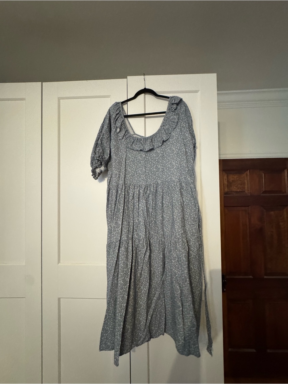 Little Cottonwood women’s Aspen dress 
Worn once hung to dry